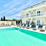 Villa Doma With Private Pool For Up To 29 Guests By Dadovillas