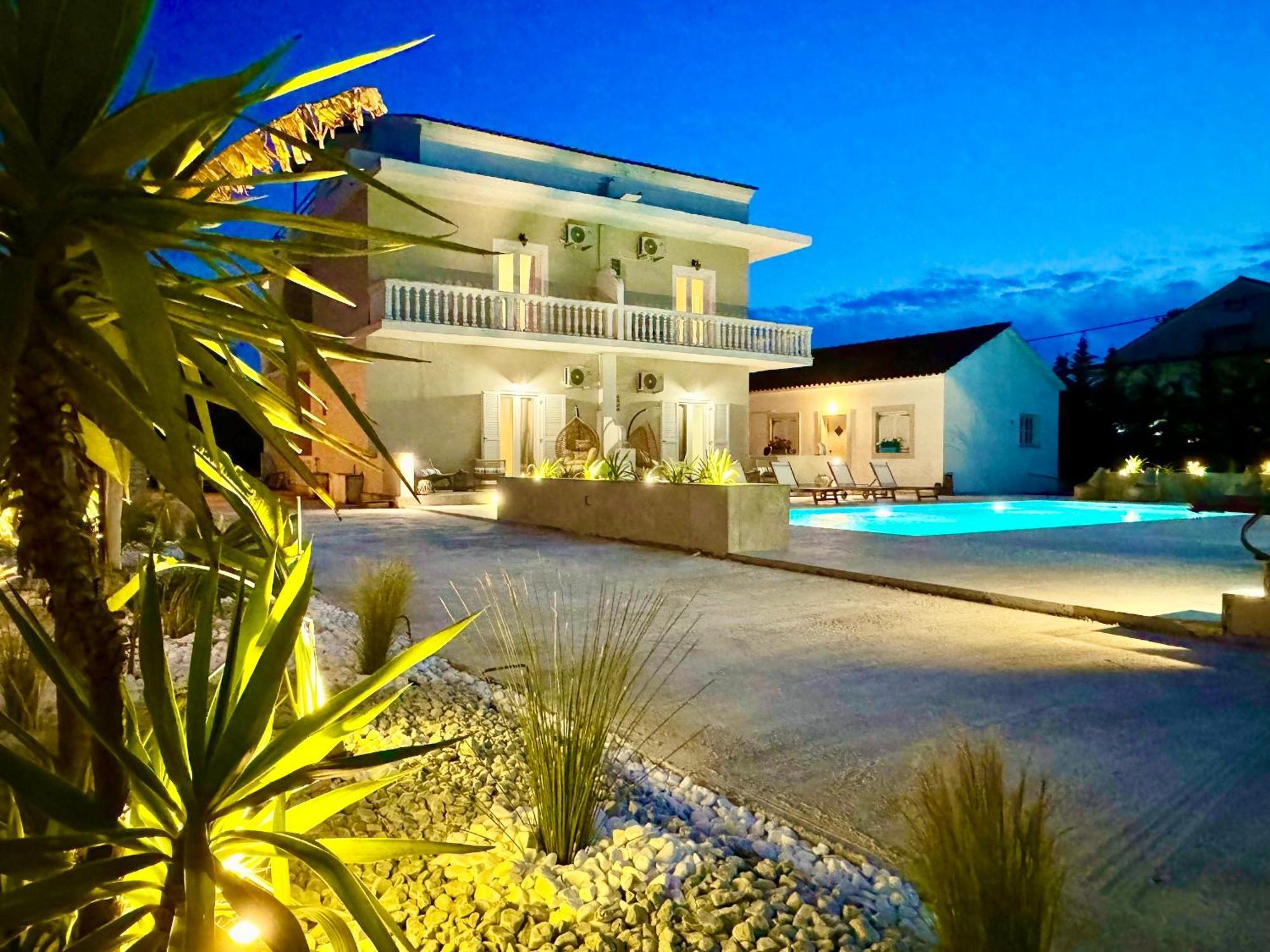 Doma With Private Pool For Up To 29 Guests By Dadovillas Villa *