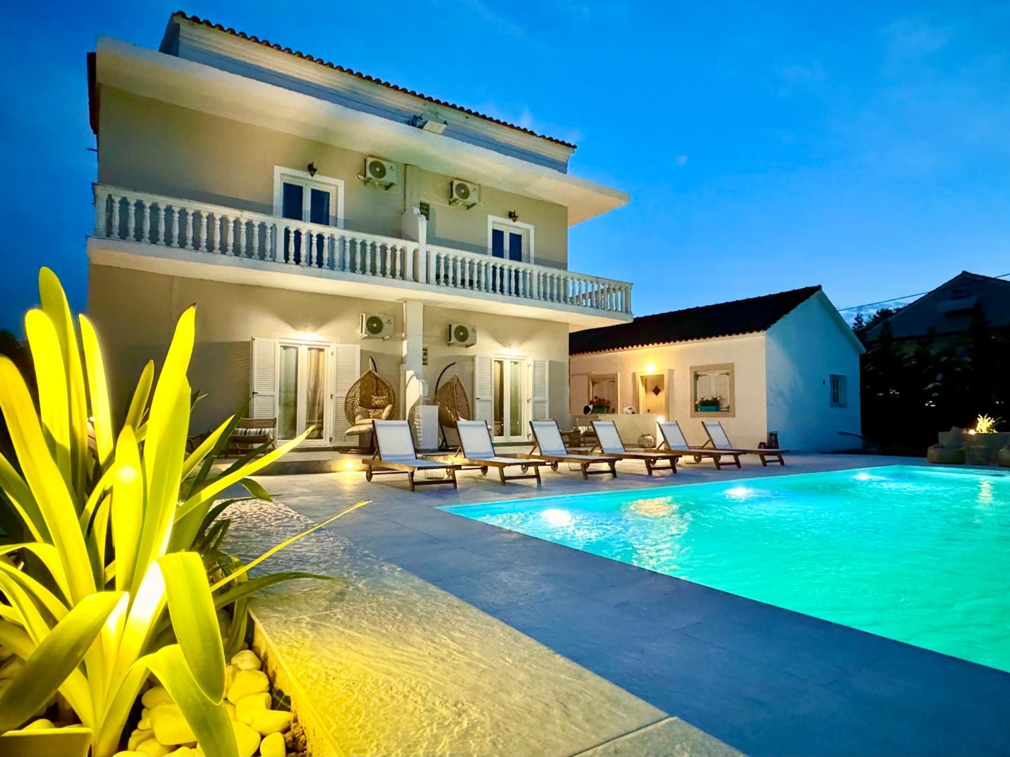 Villa Doma With Private Pool For Up To 29 Guests By Dadovillas Roda (Corfu)